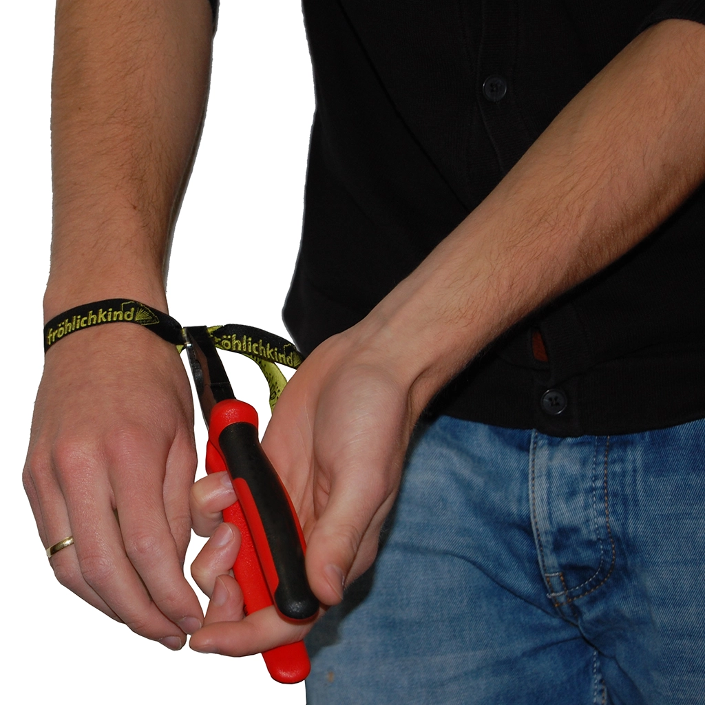 Fröhlichkind Stoffarmband am Handgelenk als Beispiel